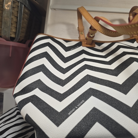 Dooney & Bourke  leather tote - Picture 7 of 16